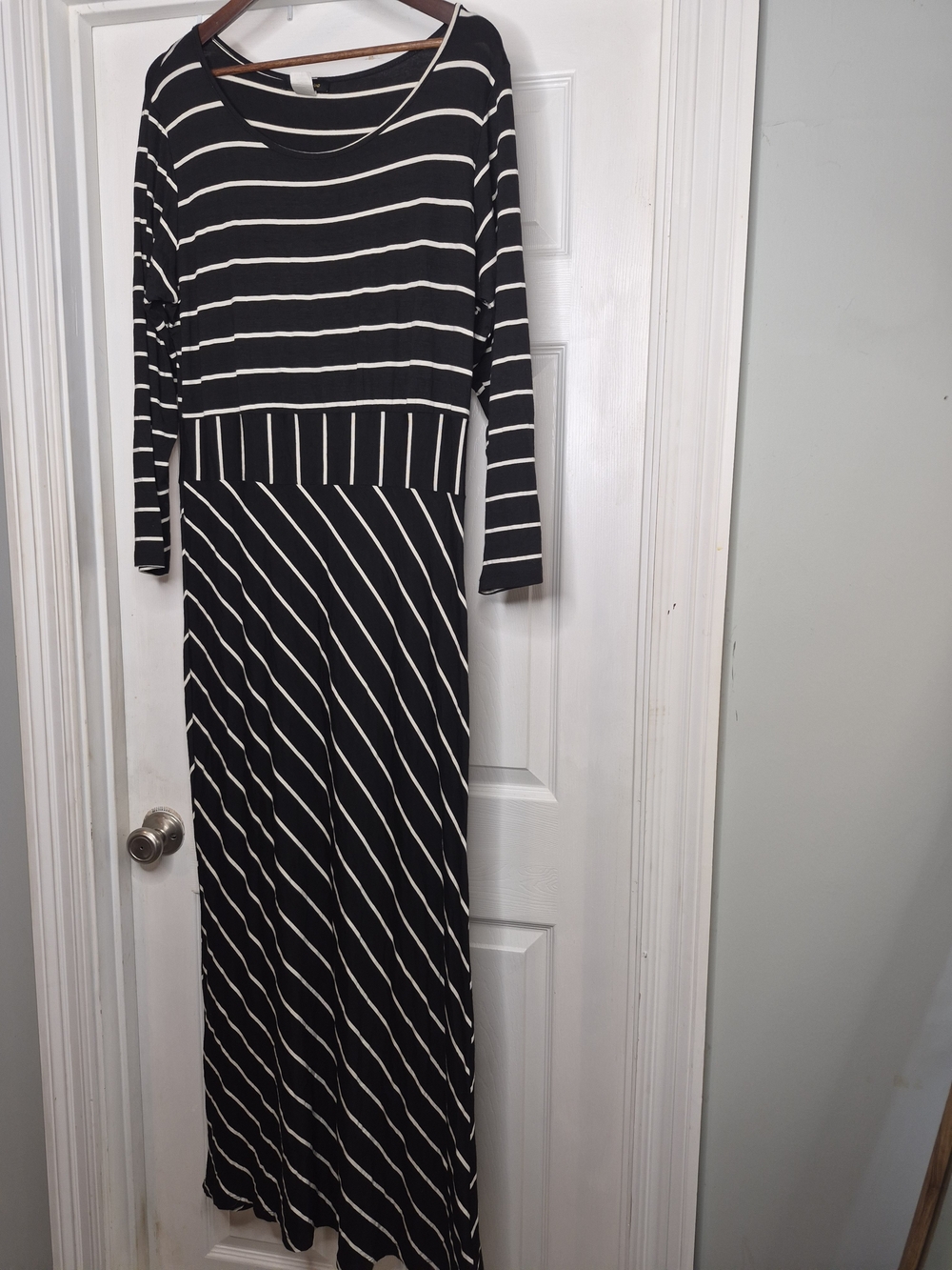 SexyDiva Black and White Striped Long Sleeve Maxi Dress 3x